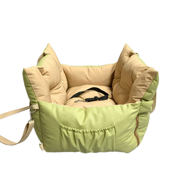 The Ultimate Stain-Proof, All-in-One Travel Companion for Your Pet! 🐶✨